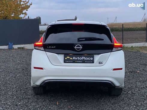 Nissan Leaf 2023 - фото 11