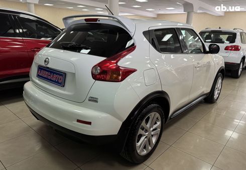 Nissan Juke 2012 белый - фото 9