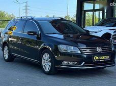 Продаж вживаних Volkswagen Passat 2012 року в Чернівцях - купити на Автобазарі