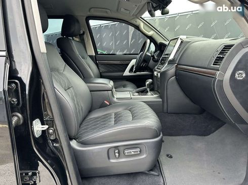 Toyota Land Cruiser 2017 - фото 26