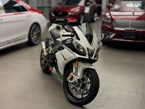 Aprilia RSV4 2011 - фото 3