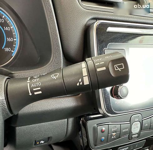 Nissan Leaf 2018 - фото 16
