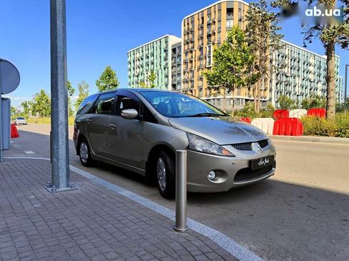 Mitsubishi Grandis 2007 - фото 21