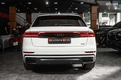 Audi Q8 2021 - фото 9