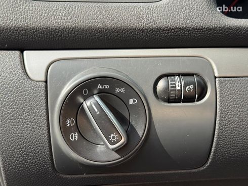 Volkswagen Golf 2004 черный - фото 23