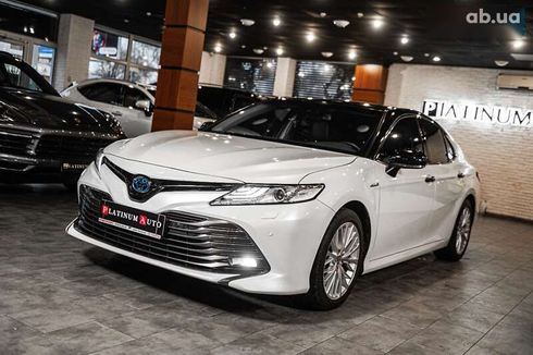 Toyota Camry 2020 - фото 23