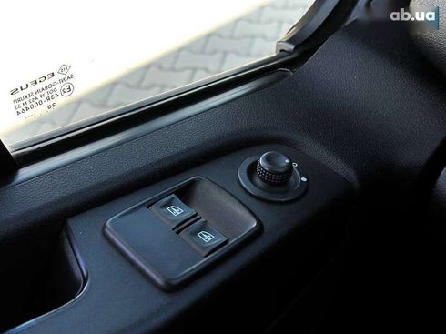 Renault Trafic 2020 - фото 28