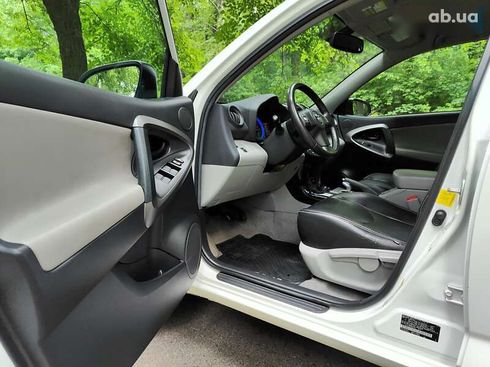Toyota RAV4 2013 - фото 30