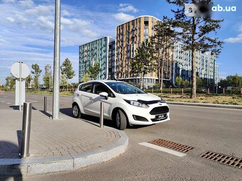 Ford Fiesta 2016 - фото 26