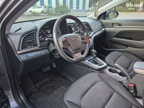 Hyundai Elantra 2016 серый - фото 8
