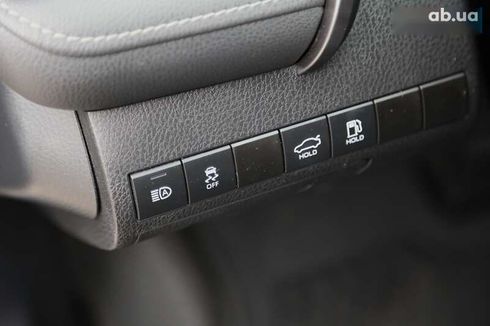 Toyota Camry 2020 - фото 18