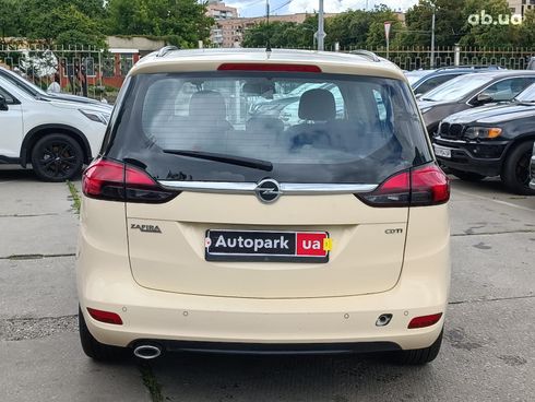 Opel Zafira 2015 бежевый - фото 7