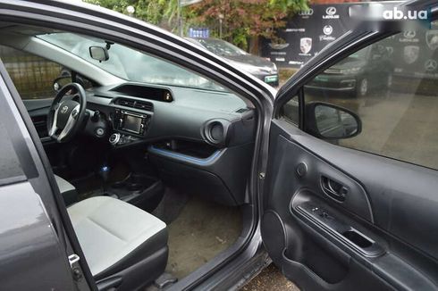Toyota Prius C 2012 - фото 14