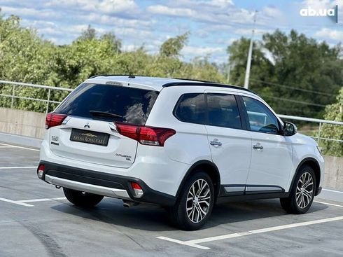 Mitsubishi Outlander 2015 - фото 14