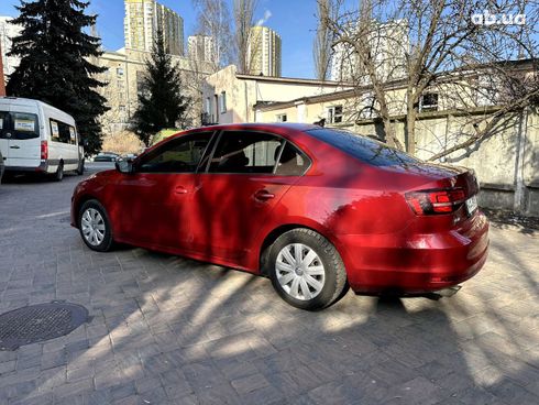 Volkswagen Jetta 2015 вишневый - фото 2