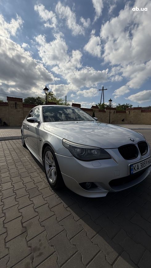 BMW 5 серия 2009 серебристый - фото 4