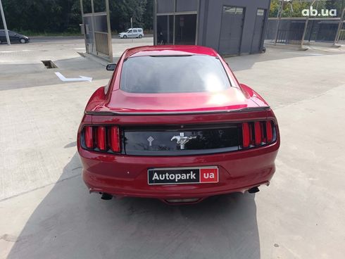 Ford Mustang 2017 красный - фото 6