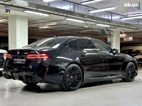 BMW M5 2025 - фото 17
