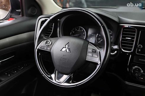 Mitsubishi Outlander 2017 - фото 15