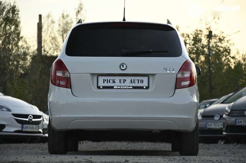 Skoda Fabia 2009 - фото 8