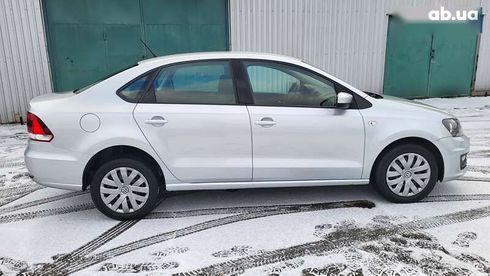 Volkswagen Polo 2017 - фото 12