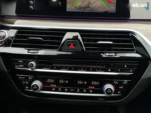 BMW 5 серия 2017 - фото 10