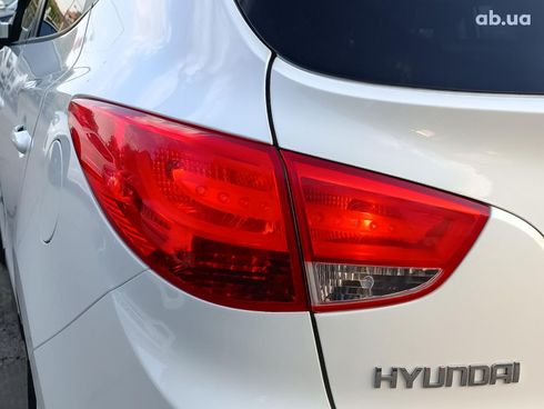 Hyundai Tucson 2010 белый - фото 7