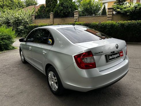 Skoda Rapid 2015 серый - фото 7