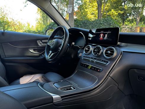 Mercedes-Benz GLC-Класс 2021 серый - фото 36