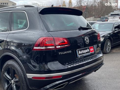 Volkswagen Touareg 2016 черный - фото 12