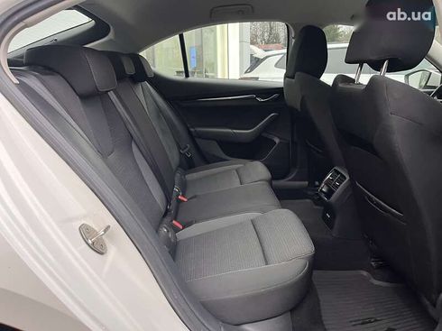 Skoda Octavia 2021 - фото 28