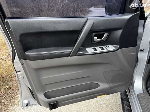 Mitsubishi Pajero Wagon 2006 серый - фото 13