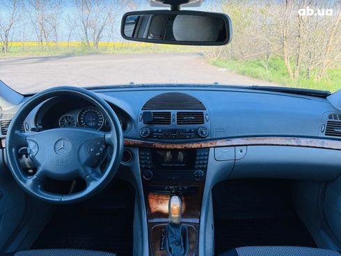 Mercedes-Benz E-Класс 2003 серый - фото 16