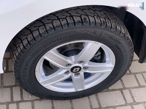 Renault Trafic 2021 - фото 24