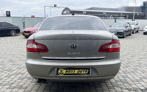 Skoda Superb 2012 - фото 6