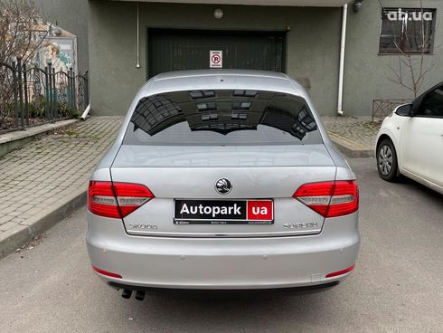 Skoda Superb 2014 серый - фото 22