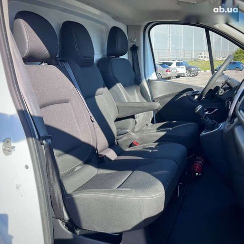 Renault Trafic 2021 - фото 20