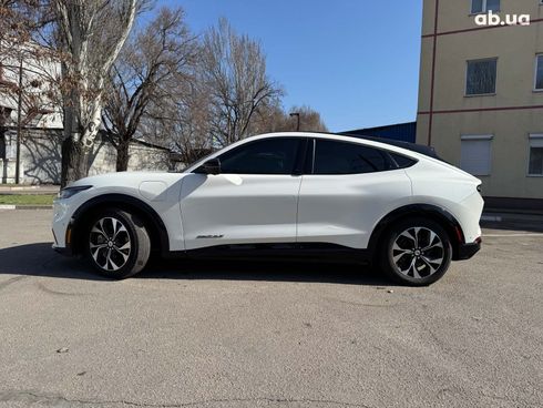 Ford Mustang Mach-E 2021 белый - фото 4