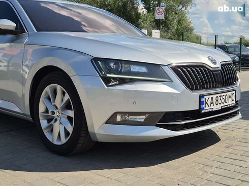 Skoda Superb 2019 - фото 8