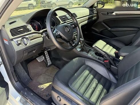 Volkswagen Passat 2018 - фото 21