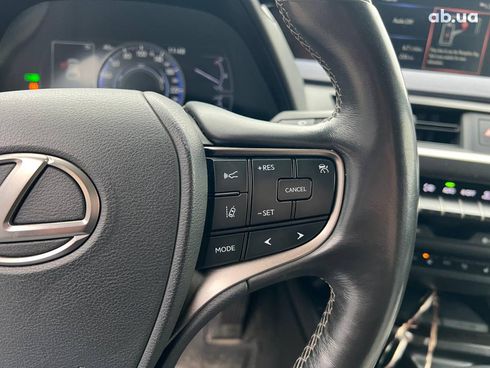 Lexus UX 2019 белый - фото 25