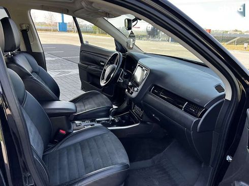 Mitsubishi Outlander 2019 - фото 25
