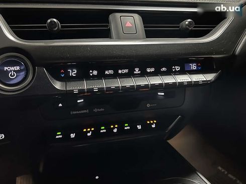 Lexus UX 2021 - фото 30