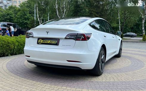 Tesla Model 3 2022 - фото 7