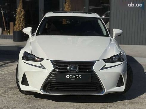 Lexus IS 2017 - фото 2