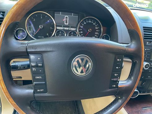Volkswagen Touareg 2008 черный - фото 24