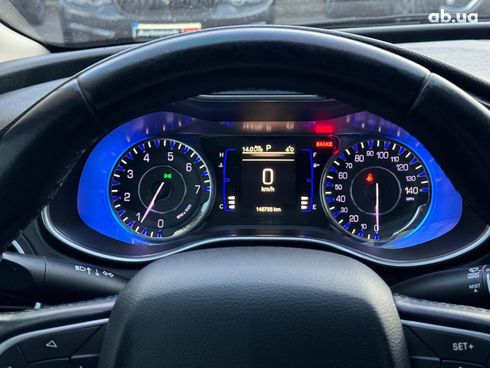 Chrysler 200 2016 серый - фото 29
