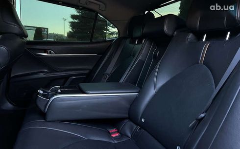 Toyota Camry 2019 - фото 10