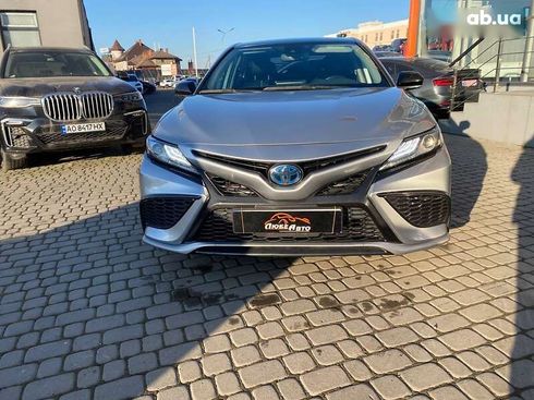 Toyota Camry 2022 - фото 2