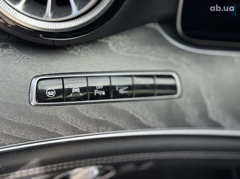 Mercedes-Benz AMG GT 4 2019 - фото 15